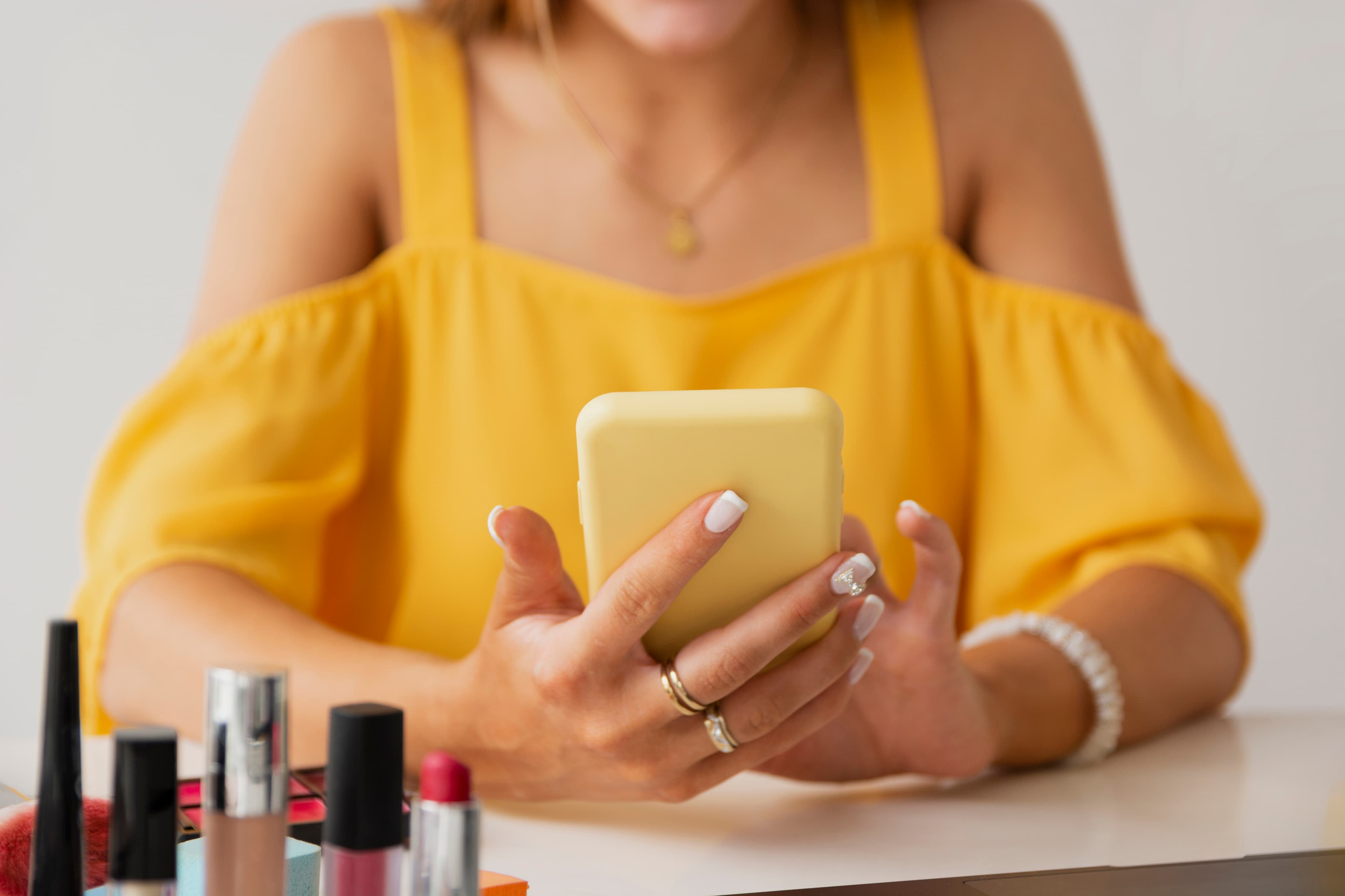 Client checking availability on mobile